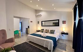 Ocean Lovers Taganga - Padi Dive Center & Hostel